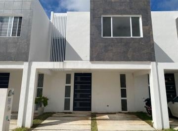 Casa · 3 Recámaras · 2 Estacionamientos · Casa en Jardines del Sur 6