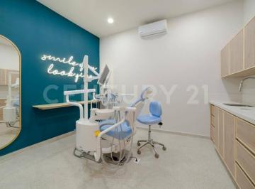Local comercial · 12m² · 60 Estacionamientos · Renta de Consultorio Dental Equipado, Listo Para Estrenar en Pabellón Las Torres