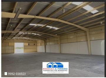 Bodega comercial de 2 habitaciones, Mérida · Bodega Comercial en Av Principal de 712 m².