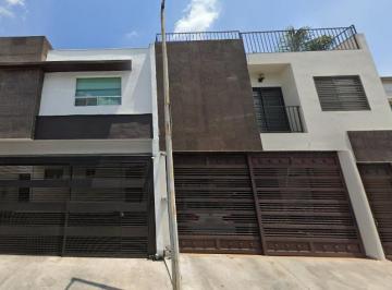 Casa de 3 habitaciones, Monterrey · Oportunidad Unica, Hermosa Casa en Venta de Remate en Monterrey, N. L.