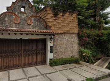 Casa de 4 habitaciones, Cuernavaca · Oportunidad Unica de Venta de Casa en Remate con Alberca en Cuernavaca, Mor