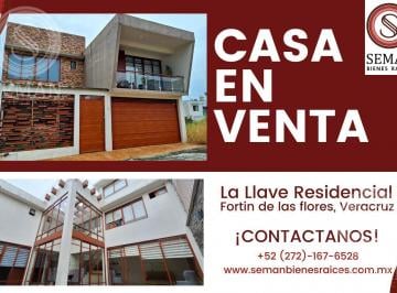 Casa · 289m² · 3 Recámaras · 2 Estacionamientos · Venta o Renta Casa Residencial con Alberca Fortin de Las Flores, Ver