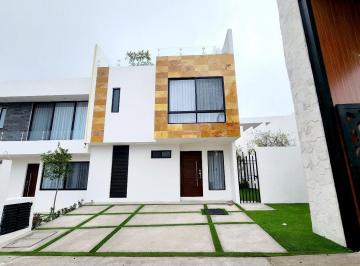 Casa en condominio · 120m² · 4 Recámaras · 2 Estacionamientos · Casa en Venta en Zibata, Queretaro, Queretaro