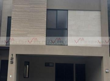 Casa · 335m² · 4 Recámaras · Casa en Venta en García