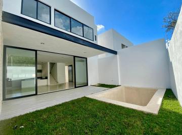 Casa de 3 habitaciones, Mérida · Casa de 3 Recámaras, Dentro de Privada con Amenidades, en Temozón Norte.