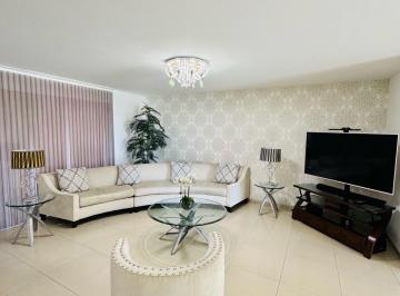 Casa · 200m² · 3 Recámaras · 2 Estacionamientos · Casa - Fraccionamiento Rancho Santa Mónica