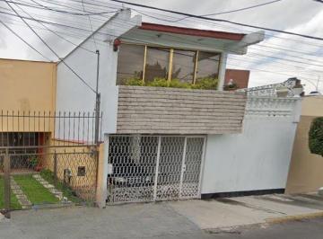 Casa de 3 habitaciones, Naucalpan de Juárez · Casa en Venta Colonia Boulevares por Remate, Excelente Oportunidad!