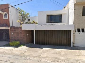 Casa de 3 habitaciones, León · Hermosa Casa en Venta Ubicada en Valle del Campestre, León, Gto