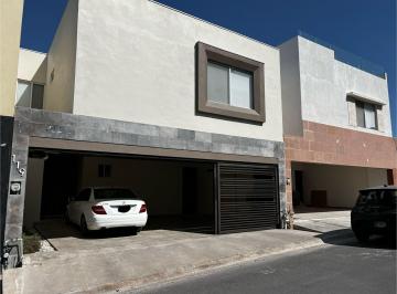 Casa · 227m² · 4 Recámaras · 2 Estacionamientos · Casa en Santoral