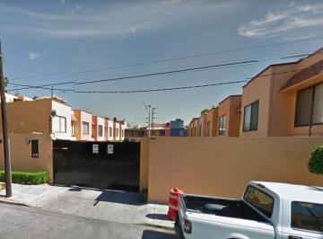 Casa de 3 habitaciones, Tlalpan · Vendo Casa en Calle de Pinares, Colonia Granjas Coapa, Tlalpan