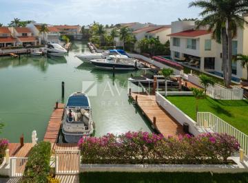Casa de 3 habitaciones, Benito Juárez · Casa Amueblada en Renta, Isla Dorada, Cancún, Quintana Roo.