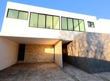 Fachada Principal · Casa en Venta en Cholul, Mérida