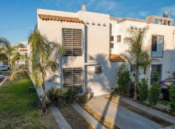 Casa en condominio de 3 habitaciones, Zapopan · Casa en Venta en Tesistan, Zapopan, jalisco