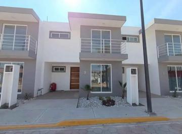 Casa de 4 habitaciones, Puebla · Casa en Venta de 3 Recamaras Zona Buap
