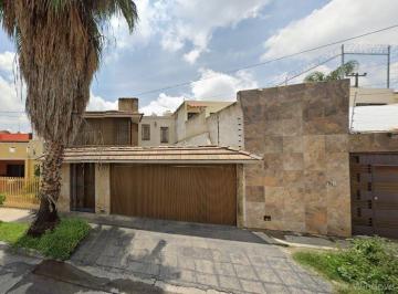 Casa de 3 habitaciones, Zapopan · Casa en Venta Colonia Arboledas por Remate, Excelente Oportunidad!