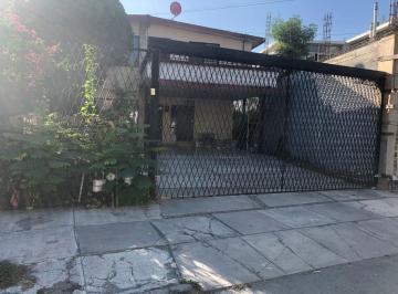 Casa · 395m² · 4 Recámaras · 4 Estacionamientos · Casa en Venta en Colonia Mitras Centro, Monterrey