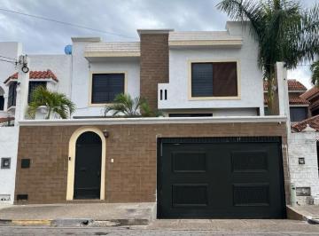 Casa · 438m² · 4 Recámaras · 3 Estacionamientos · Casa en Lomas de Mazatlán