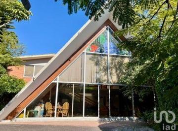 Casa · 760m² · 10 Recámaras · 6 Estacionamientos · Casa en Venta Cuernavaca