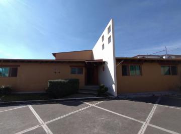 Casa · 282m² · 3 Recámaras · 10 Estacionamientos · Casa Sola en Venta Una Planta, Escritura, Cacalomacán, Toluca, Edo de México