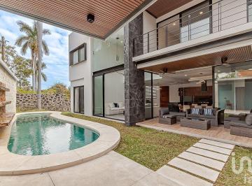 Casa · 425m² · 4 Recámaras · 4 Estacionamientos · Casa en Venta en Fraccionamiento Palmira Cuernavaca