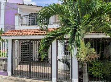 Casa de 3 habitaciones, Guadalajara · Casa en Venta en Jardines Alcalde, Guadalajara