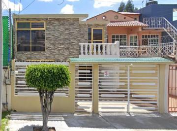 Casa de 3 habitaciones, Cuautitlán Izcalli · Casa en Remate Excelente Ubicación en Cumbria, Cuautitlán Izcalli, México
