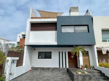 Casa en condominio · 259m² · 3 Recámaras · 2 Estacionamientos · Casa Amplia en Venta Fraccionamiento El Refugio, Querétaro