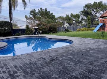 Casa · 728m² · 3 Recámaras · 2 Estacionamientos · Casa en Venta en Villa Montaña