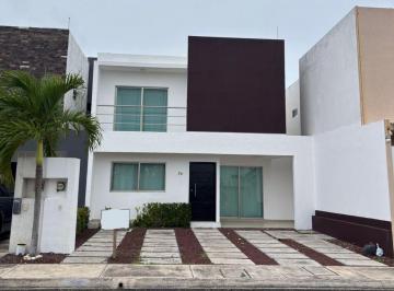 Casa · 163m² · 3 Recámaras · 2 Estacionamientos · Casa en Venta en Lomas de La Rioja