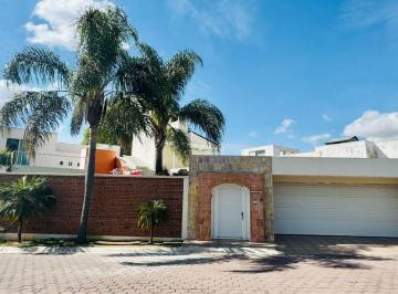 Casa de 4 habitaciones, San Pedro Cholula · Se Vende Casa 4 Recamaras en El Exclusivo Fraccionamiento El Lucero San Pedro Cholula