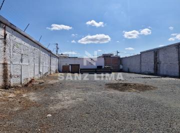 Terreno comercial , Celaya · Blvd. López Mateos Pte.: Terreno con Construcción Para Adecuar a Tu Gusto.