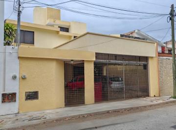 Casa · 320m² · 3 Recámaras · 2 Estacionamientos · Neuvo Precio Amplia Casa en Venta Merida, Mexico Norte (Jvc - 2500)