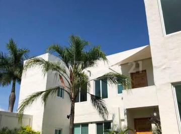 Departamento · 140m² · 2 Recámaras · 2 Estacionamientos · En Renta Departamento en Exclusivo Fraccionamiento El Mascareño, Cuernavaca
