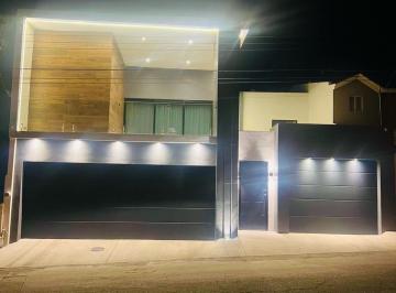 Casa · 320m² · 3 Recámaras · 3 Estacionamientos · Venta de Casa en Lomas La Salle