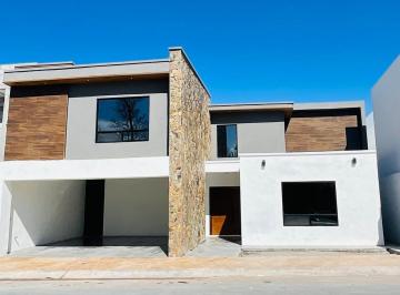Casa de 4 habitaciones, Arteaga · Casa en Venta Fracc. La Joya Arteaga