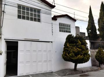 Casa · 262m² · 3 Recámaras · 3 Estacionamientos · Colonia Guadalupe. Toluca
