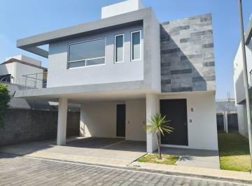 Casa · 375m² · 3 Recámaras · 3 Estacionamientos · Casa en Renta o Venta Residencial Granada La Radial San Andrés Cholula