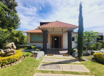 Casa en condominio · 300m² · 4 Recámaras · 3 Estacionamientos · Venta, Jacarandas, Rancho San Diego
