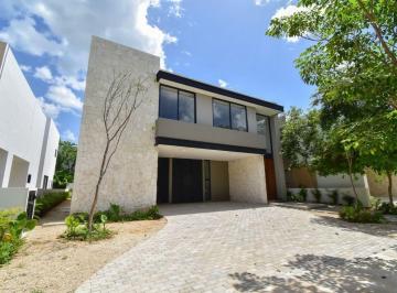 Casa en condominio de 4 habitaciones, Mérida · Residencia en Venta en El Yucatán Country Club Mérida