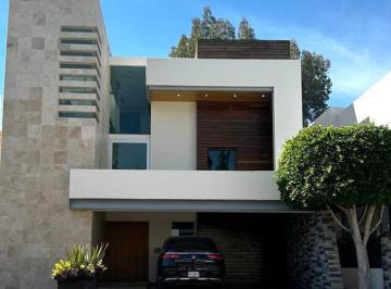 Casa · 600m² · 3 Estacionamientos · Casa en Venta Residencial Campestre del Golf San Luis Potosi