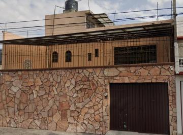 Casa de 4 habitaciones, Nezahualcóyotl · Casa en Venta en Av Vicente Villada Villada Poniente Nezahualcoyotl