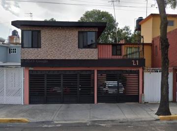 Casa de 3 habitaciones, Coyoacán · Casa en Venta en Rosa Zaragoza Coapa Coyoacan Cdmx