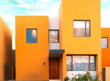 Casa · 187m² · 4 Recámaras · 2 Estacionamientos · Casa Diseño Legorreta. 4ta Recámara en Planta Baja. Zibatá
