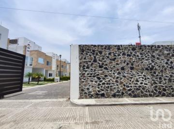 Casa · 279m² · 3 Recámaras · 2 Estacionamientos · Invierte en Tu Felicidad: Casa con Gran Potencial en Yautepec