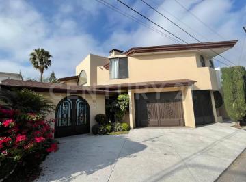 Casa · 574m² · 4 Recámaras · 3 Estacionamientos · Casa en Venta - Residencial La Joya, Santiago Momoxpan - Zona Recta Cholula