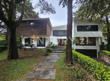 Departamento · 1100m² · 4 Recámaras · 6 Estacionamientos · Residencia en Fraccionamiento Hacienda Jajalpa, Ocoyoacac, Estado de México