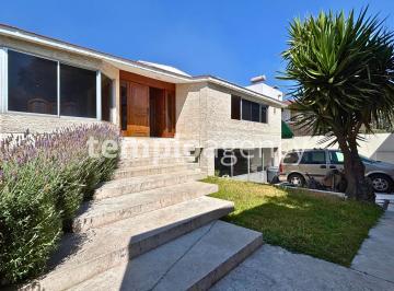 Casa de 4 habitaciones, Miguel Hidalgo · Casa en Venta de 4 Recámaras en Bosque de Las Lomas