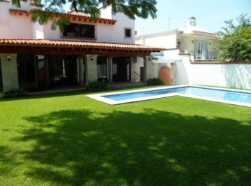 Casa · 460m² · 4 Recámaras · 4 Estacionamientos · Casa en Venta
