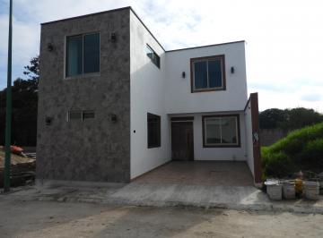 Casa de 3 habitaciones, Coatepec · Coatepec 3 Rec, Una en Planta Baja en Fracc, Salidas Rapidas a Xalapa