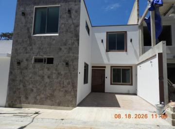 Casa de 3 habitaciones, Coatepec · Coatepec 3 Rec, Una en Planta Baja en Fracc, Salidas Rapidas a Xalapa